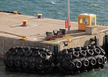 Protège les ports militaires et l'amortisseur en caoutchouc marin pneumatique de Yokohama de quais