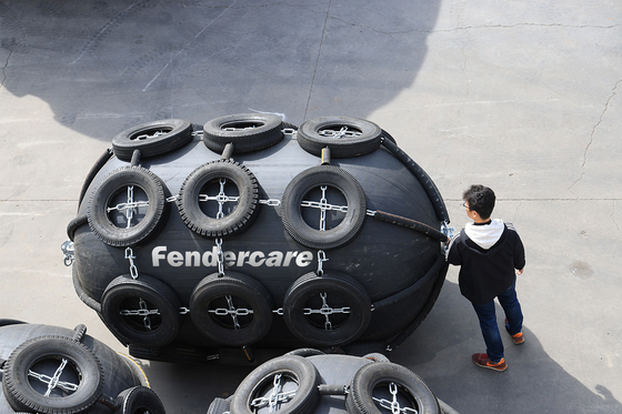 Amortisseur en caoutchouc pneumatique de Yokohama gonflable avec les pneumatiques d'aéronefs utilisés